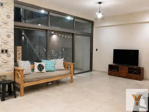 Casa en Venta - 2 Dormitorios 1 Baño - 248mts - Avellaneda