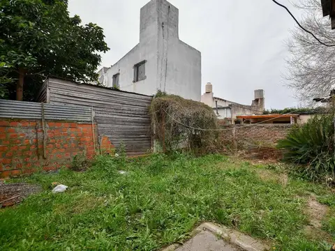 CASA EN VENTA A REFACCIONAR LA PLATA