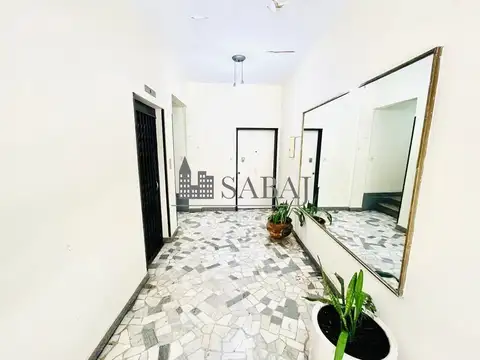 Ecuador 1300, Piso 7