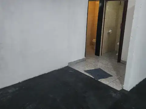 Local en Alquiler en Lomas de Zamora, $ 850.000