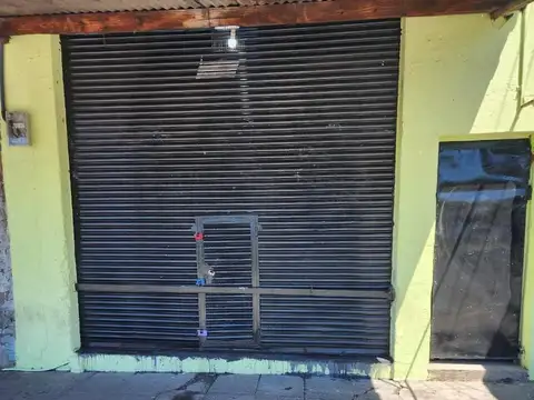 Local estratégico en zona comercial