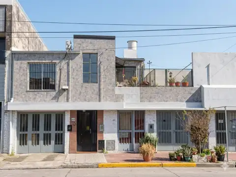 VENTA /DEPARTAMENTO P.A. /3 DORMITORIOS /SERVICIOS
