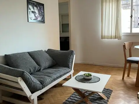 Departamento en venta en CABA, San Nicolás - 2 amb con balcón 10mo piso