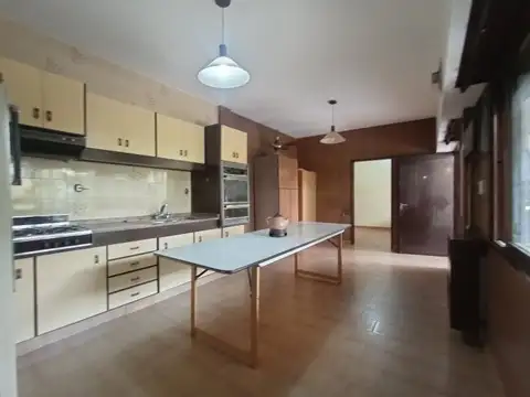 Excelente propiedad para 2 familias en Lote de 9,80x43