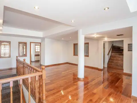 VENTA CASA 6 AMB MAS LOCALES EN GRAND BOURG