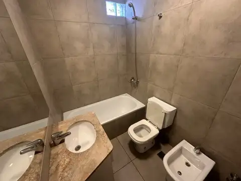 Departamento en Alquiler en Parque Centenario, $ 600.000