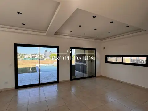 Casa en Venta en Pilar Del Este - Santa Elisa, USD 249.000