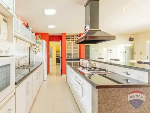 CASA EN VENTA EN LA PLATA