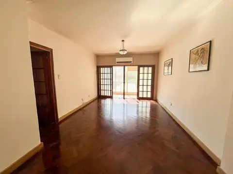 Alquiler departamento 3 dormitorios con cochera en Barrio Martin