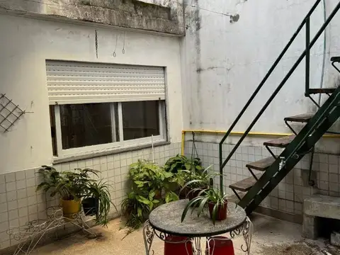 Depto Tipo Casa en Venta 70 años