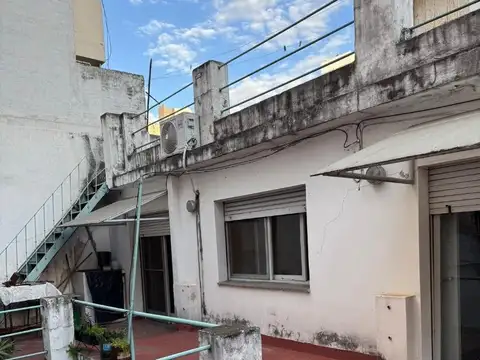 CASA  DE PASILLO 2 DORMITORIOS