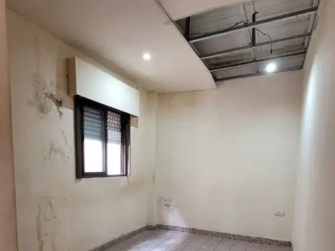 OPORTUNIDAD   Casa con 4 viviendas en Lanus Este