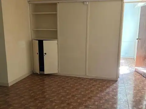 Oficina 4 ambientes con 2 baños