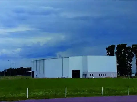 EXCEPCIONAL NAVE INDUSTRIAL 1420 M2 CON 10 METROS DE ALTURA.