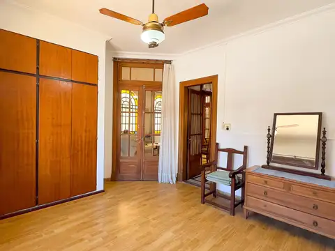 VENTA CASA 4 DORM SEMICENTRO TANDIL