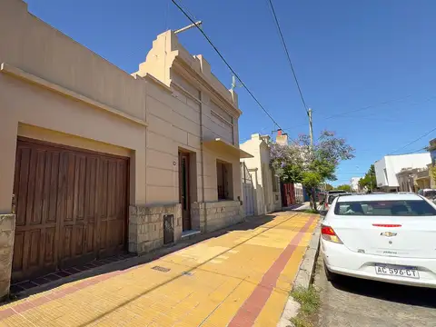 VENTA CASA 4 DORM SEMICENTRO TANDIL