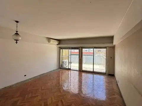 3 AMB C/ Balcón Terraza y cochera A REFACCIONAR en Caballito
