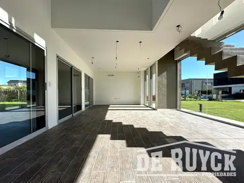 calle 47 y Autopista al 4700