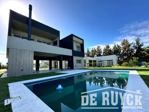 Casa a estrenar en Las Golondrinas