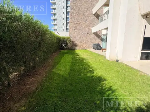 Departamento en planta baja con jardín en venta. Yoo Nordelta