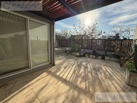 PH - Departamento tipo casa en Duplex con patio y terraza.