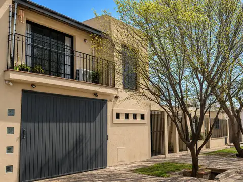 Venta moderna Casa  con pileta en San Martin