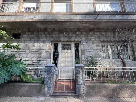 San juan 2300, Piso 0