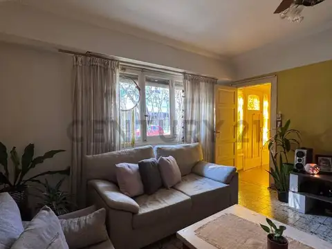CASA VENTA VILLA RAFFO 4 AMBIENTES CON DEPOSITO TALLER APTO BANCO