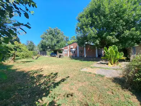 Casa en Venta con 2 cocheras