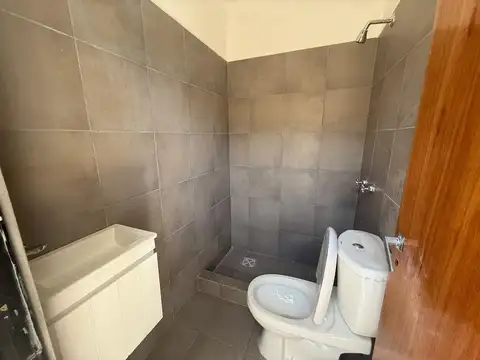 Depto Tipo Casa en Alquiler en Pompeya, $ 450.000