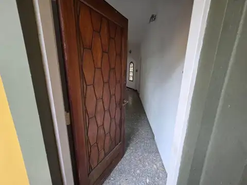 VENTA CASA AMPLIA CON GRAN FONDO VERDE SAN JUSTO