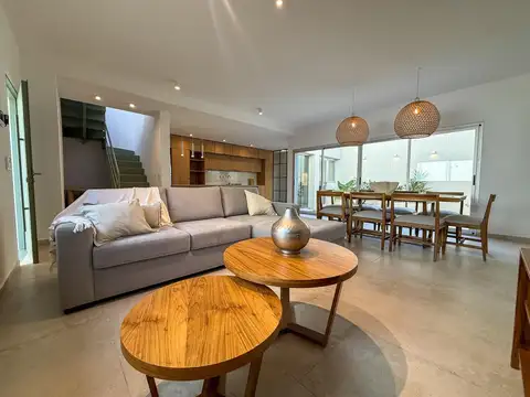 Casa 6 ambientes con 3 baños