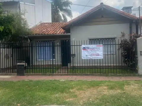 CHALET 3 AMBIENTES C PATIO, JARDÌN Y LAV - AMBIENTES AMPLIOS - PROX ESTAC CARAPACHAY