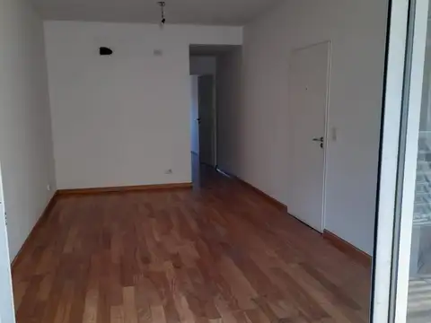 Departamento en Alquiler en Olivos Vias/Rio, USD 875