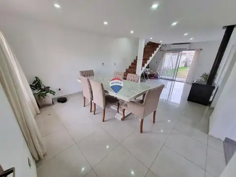 VENTA CASA 4 AMBIENTES MAXIMO PAZ CAÑUELAS