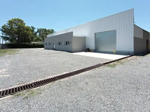 ALQUILER IMPORTANTE GALPON EN LUJAN RUTA 7