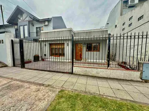 CASA 4 AMBIENTES EN VENTA EN JOSE MARMOL