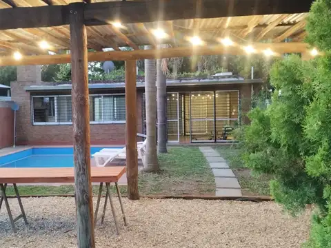 Venta casa de 1 dormitorio, pileta y cochera, Pueblo Esther