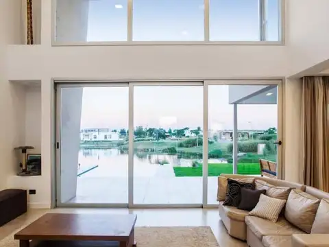 Casa en Venta al Este