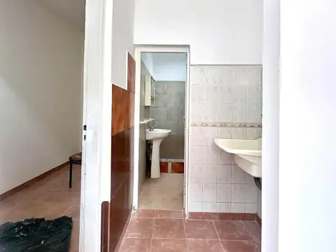 Dpto 2 amb + escritorio con patio - Llavallol