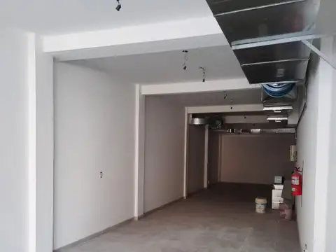 LOCAL COMERCIAL  - INMEJORABLE UBICACION  - MONTE CASTRO