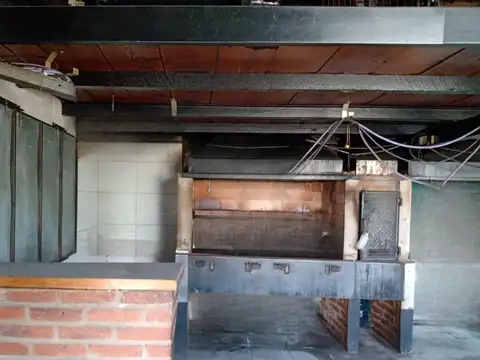 Local en Venta en Valentín Alsina, USD 180.000
