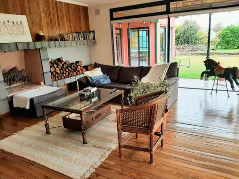 Casa 6 ambientes con 4 baños