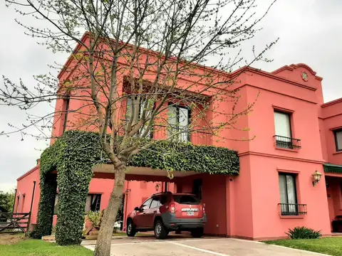 Casa en Venta en Haras Santa Maria, USD 400.000