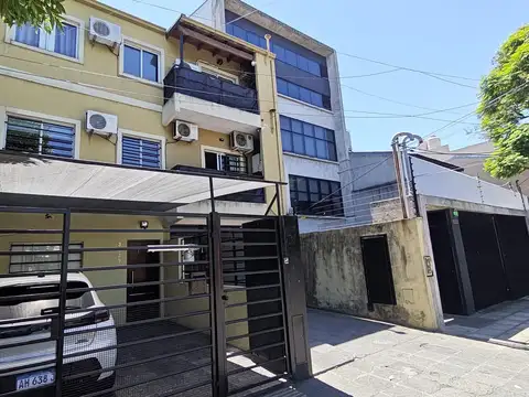 VENTA departamento 3 ambientes con balcón y cochera en Munro APTO CREDITO