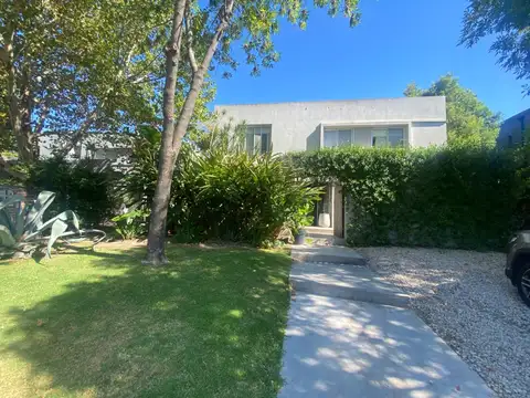 Casa en Alquiler de 3 dormitorios