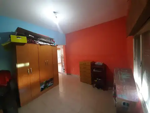 Casa 7 ambientes con 1 baño