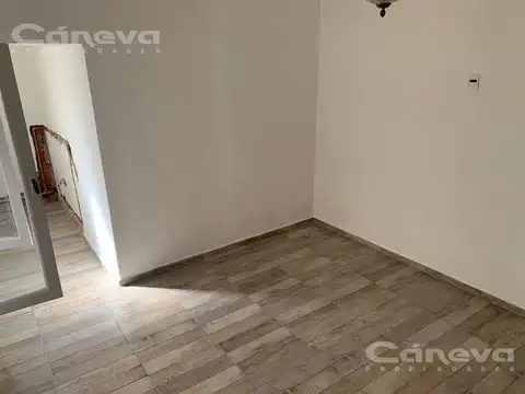 Depto Tipo Casa en Venta en Olivos, USD 175.000