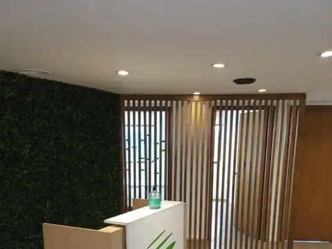 Oficina 4 ambientes con 4 baños