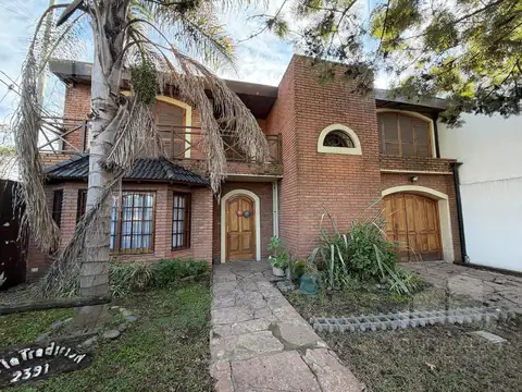 Venta Casa 4 Ambientes en Villa Udaondo Ituzaingo Norte